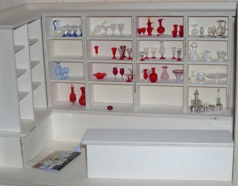 glasladen mit inhalt